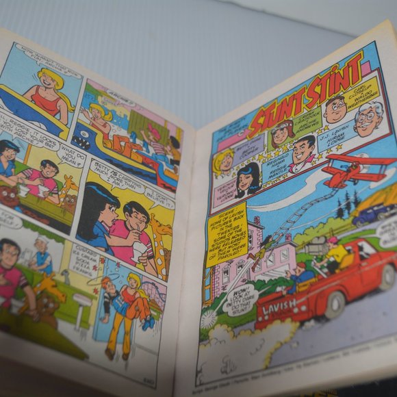 The Archie Library: #59 WORLD OF Archie Comics Book SUMMER  ANNUAL DIGEST 2016 - Picture 7 of 9